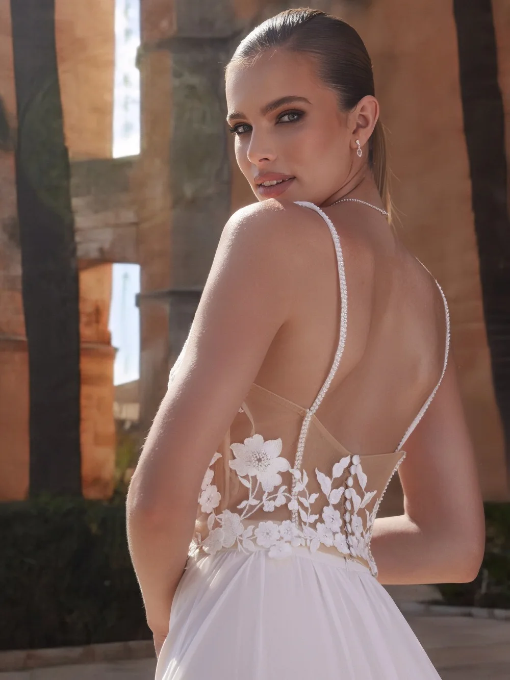 Country Wedding Dresses Classic A-Line Bride Dress Spaghetti Strap Lace Appliaues Side Slit Sexy Bridal Gown Customized