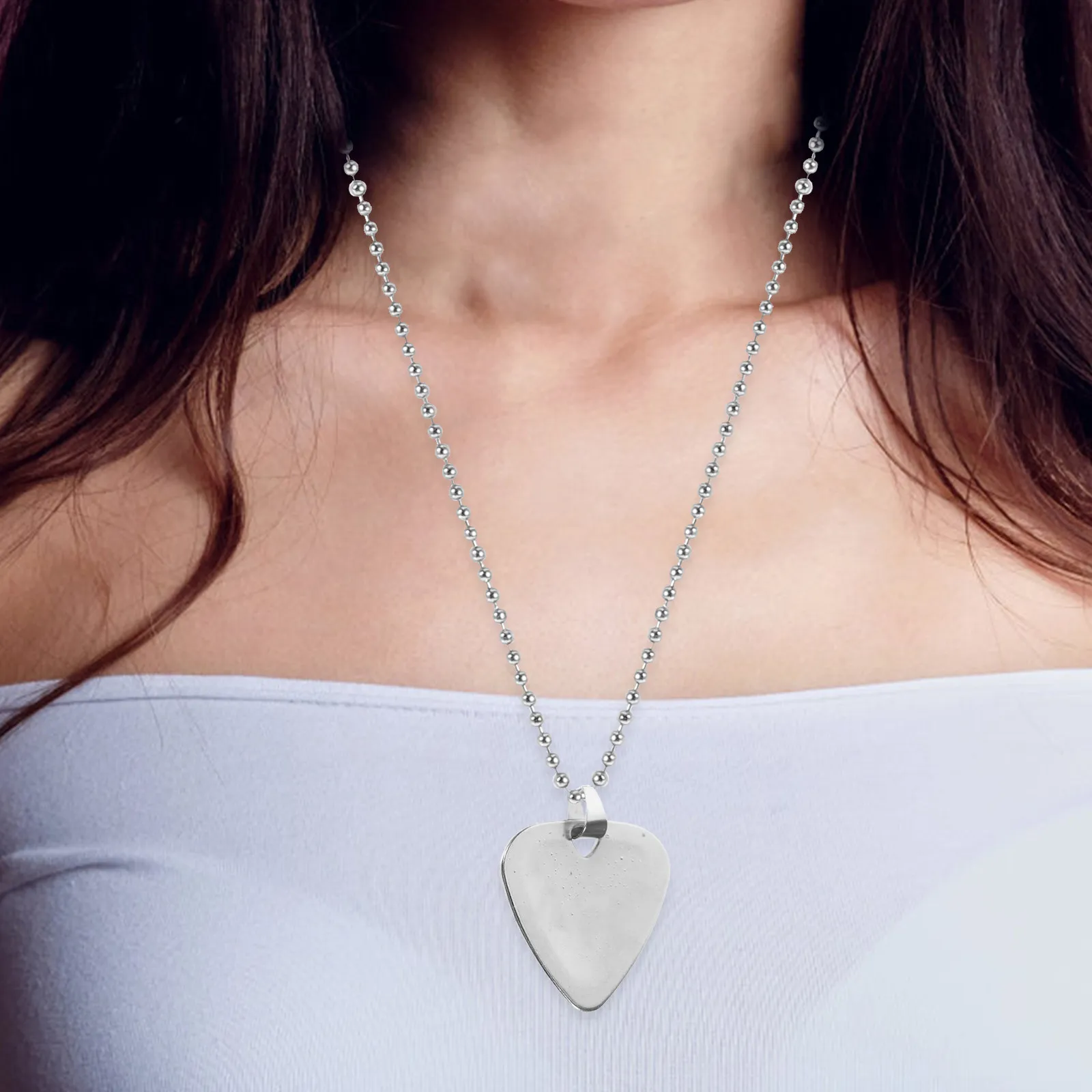 

1Set Guitar Pick Exquisite Workmanship Non Deformable Light Weight Space Saving Ideal for DIY Necklace Creative Resin Decoration