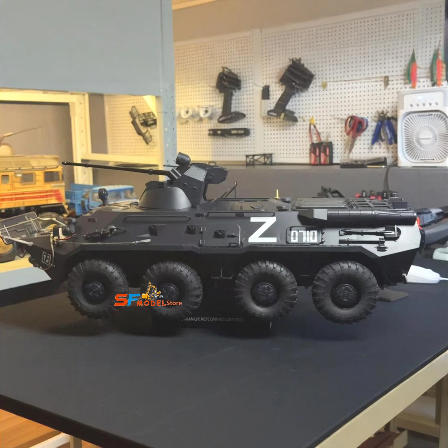 BT8 RC Tank 1/12 8x8 véhicule blindé à roues véhicule de char militaire amphibie Version RTR modèle de réservoir télécommandé jouet