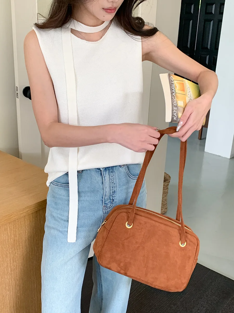 

Ранняя осень, новый дизайн, стиль блоггера, вязаный жилет с подвесной лентой на шее