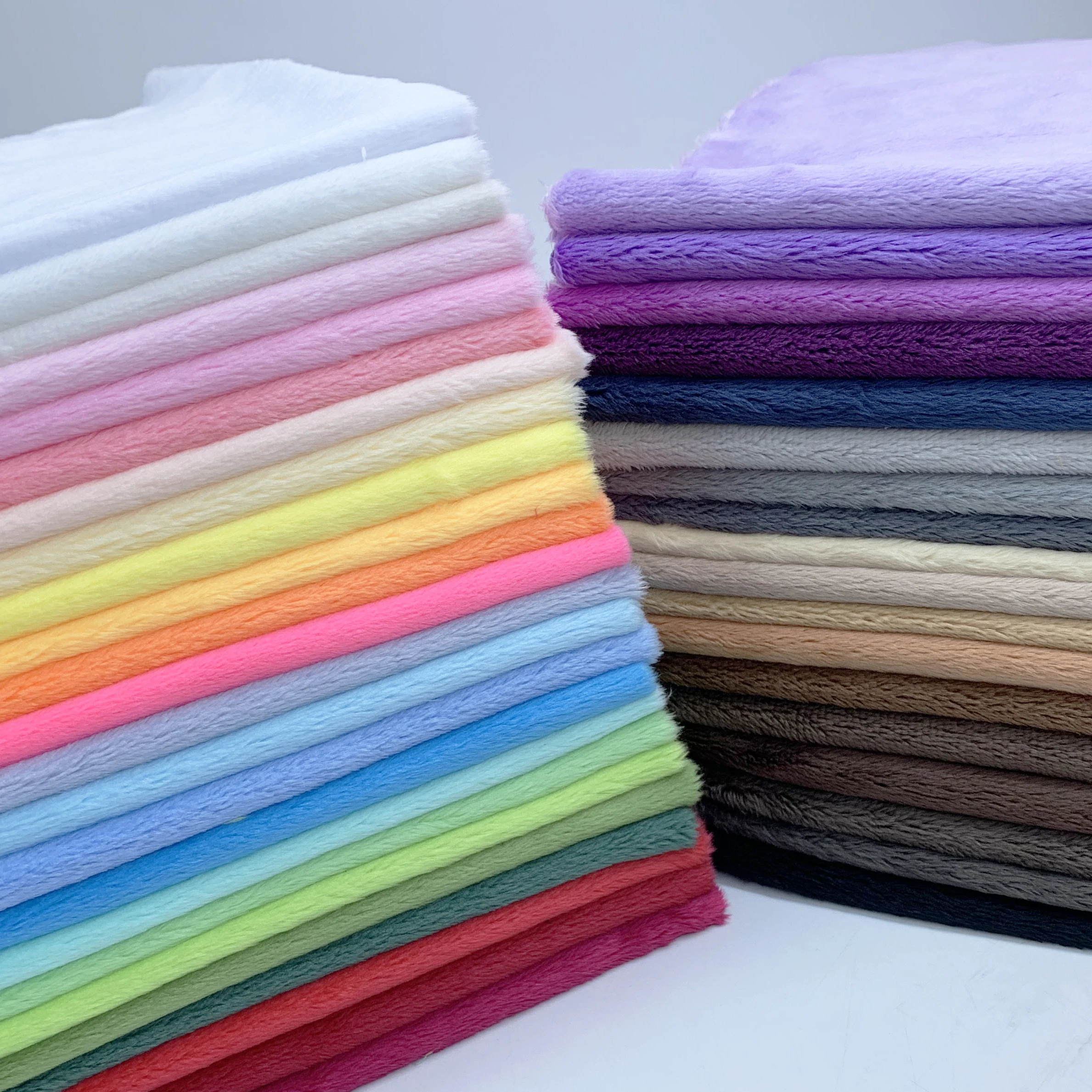 43 Farben 3mm Minky-Stoff 100% Polyester Umweltfreundlicher Stoff 45x50cm Plüsch-Puppen-Kostüm-Futter Plüschstoff – Detail 4