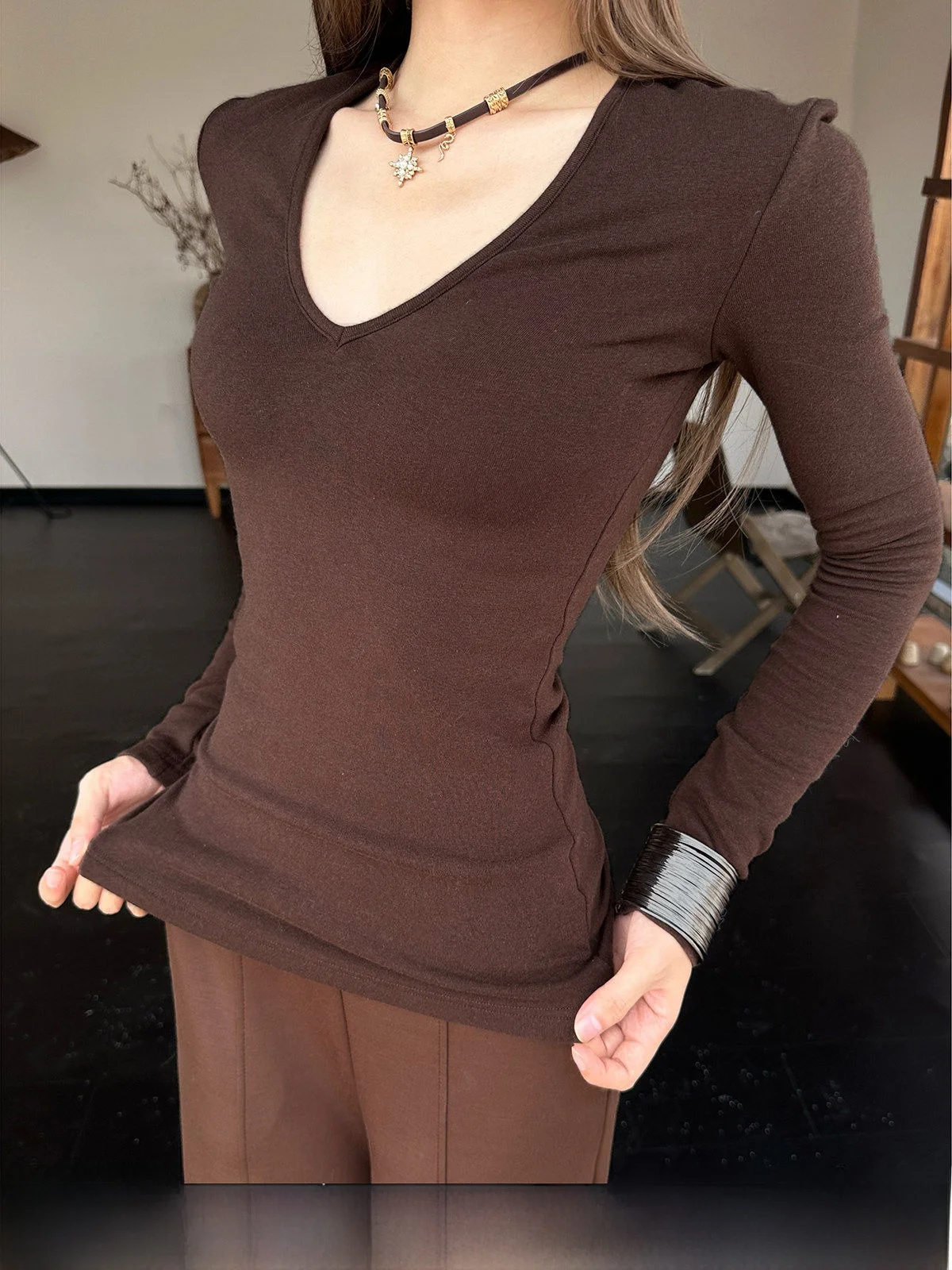 Slim Fit Long Sleeve V-Neck Knitwear Brown Women's T-Shirt GO GO BURN Commute Style Autumn 2026 Inner Wear Base Layer Top