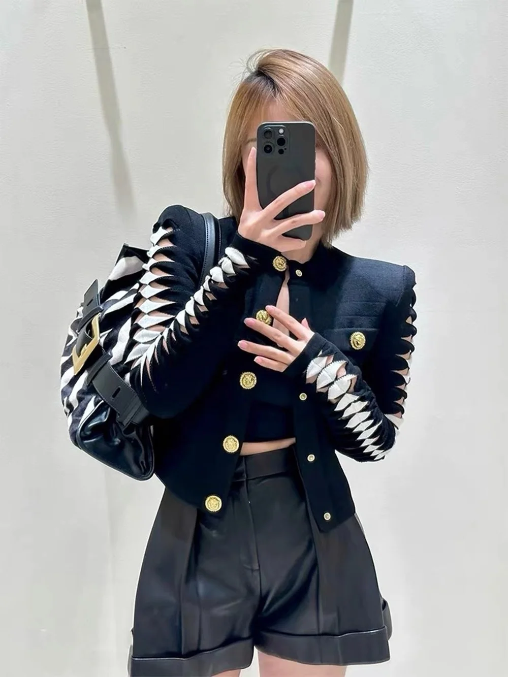 

Трикотажный топ Ele Bla, элитная версия, парижский дизайн с золотыми пуговицами, дышащая легкая верхняя одежда