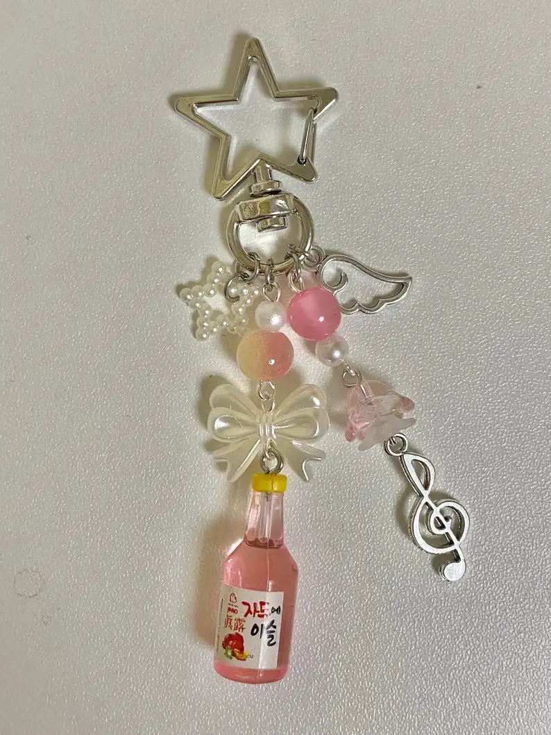 Aesthetics Y2k Beaded Keychains Pink Strawberry Korean Soju Star Keyrings Bow Key Chains Gifts for Women Girls