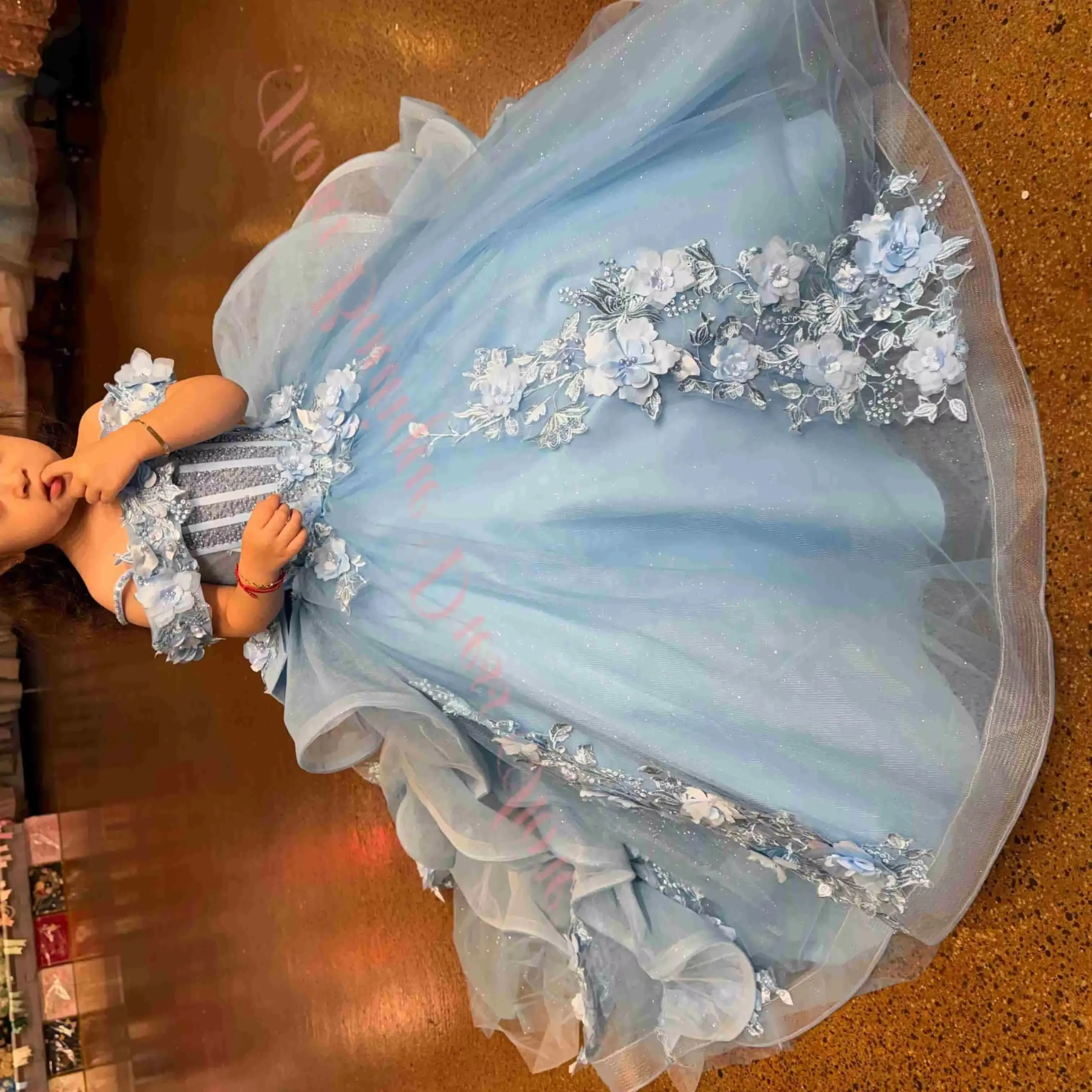 Customized White Off Shoulder Flower Girl Dress for Wedding Kids Lace Appliqued Tulle Pageant Dress Birthday Party Ball Gown