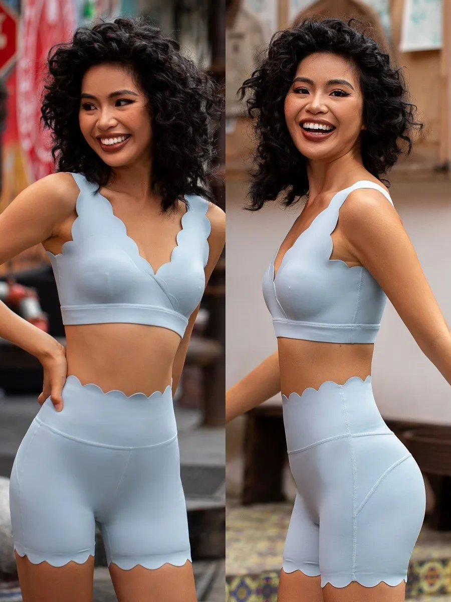 Shock-Absorbing V-neck Lace Vest Fitness Training Bra with Chest Cushion Gathered Running Sports Top Sexy 5-Point Lace Shorts