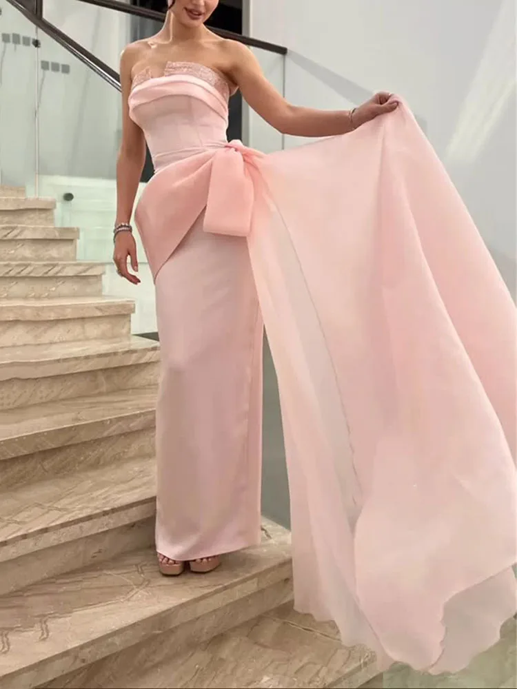 LAYXHS eleganckie różowe formalne suknie wieczorowe bez ramiączek zroszony syrenka z kokardą tiulowe suknie balowe dostosowane szaty de soirée