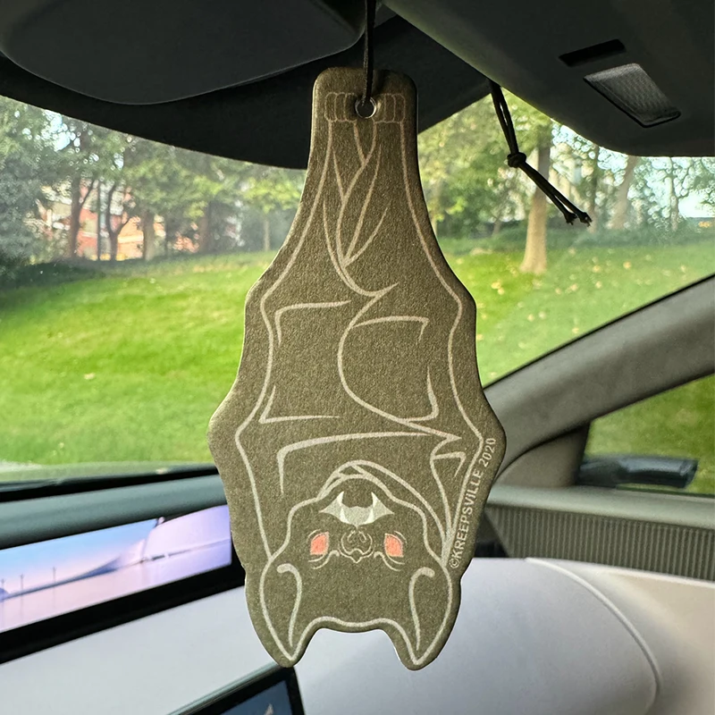 Perfect Gothic Gift: Unique spooky novelty gift for birthdays, Halloween and goth-themed parties for bat enthusiasts, horror fan