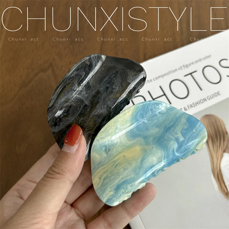 

Новинка 2024 года, заколка для волос Galaxy, чернила, синее золото, завиток, абстрактное искусство, заколка для волос для женщин, модный аксессуар для изготовления булочек