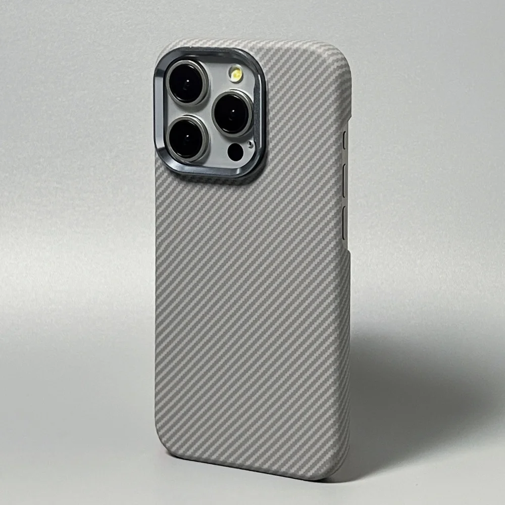 Luxuriöse Carbon-Faser-Slim-Hülle für iPhone 18 17 13 14 15 16 Pro Max Stoßfeste Legierungs-Kameraobjektivschutz Ultradünne Hartschale – Detail 10