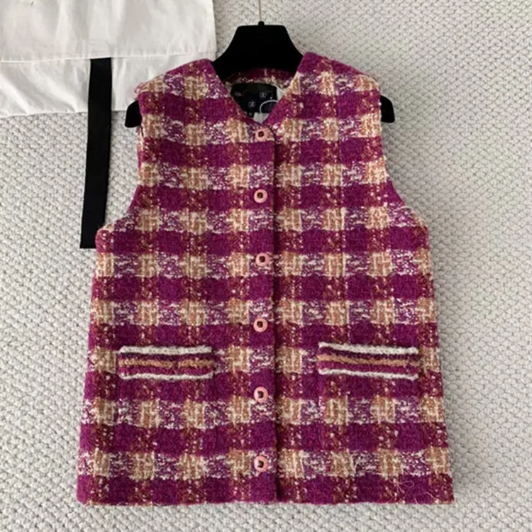 

Индивидуальные новые зимние стили европейской и американской женской одежды 2025 года, однобортный твидовый жилет без рукавов