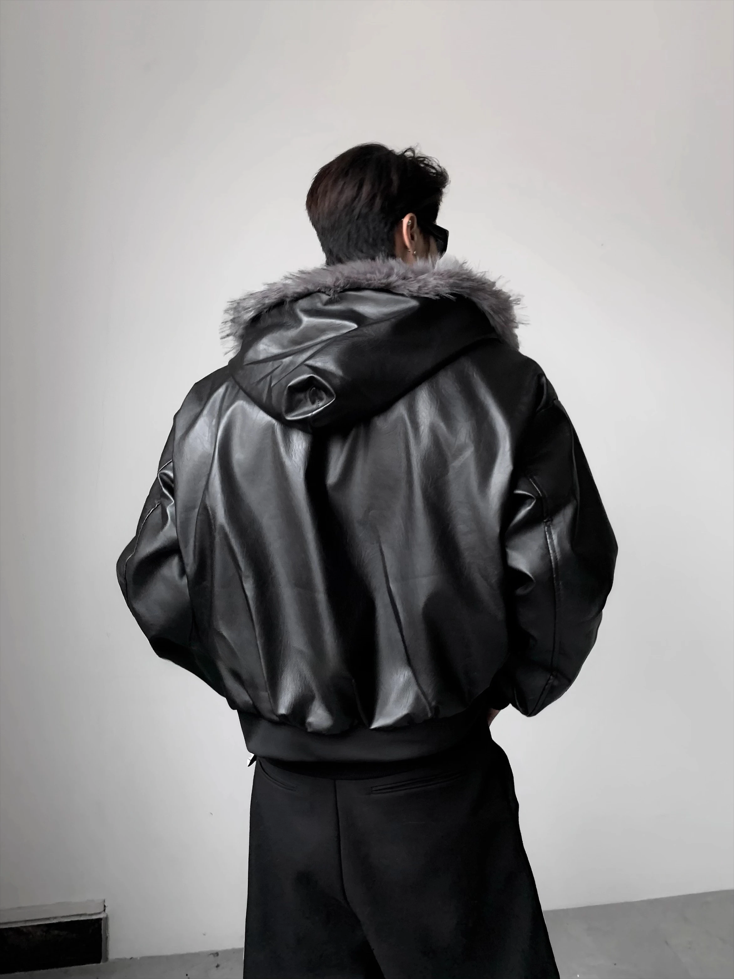 Men's Light Luxury Long Sleeve Jackets Men's 2025 Winter New Hooded Faux Fur Collar Faux Leather Jackets Long Sleeve Chic Coats