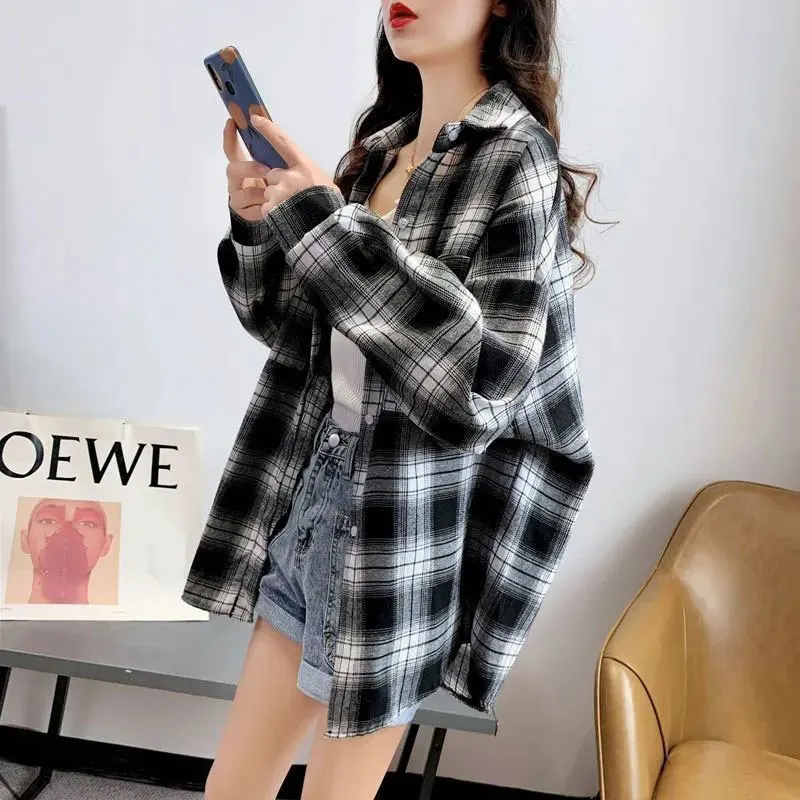 Women\'s Spring and Summer Fashion Simplicity Plaid Turn-down Collar Long Sleeve Shirts Women Clothes All-match Casual Loose Tops