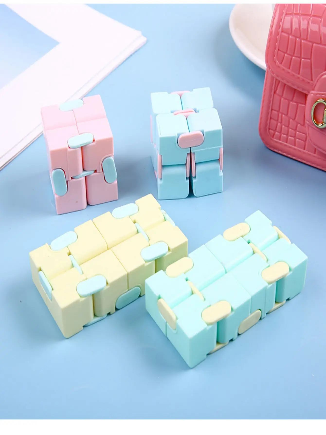 1pc brinquedo aleatório alívio da ansiedade brinquedo de mão magia sensorial cubo de estresse brinquedo para adultos cubo de mão aliviar o estresse e matar tempo