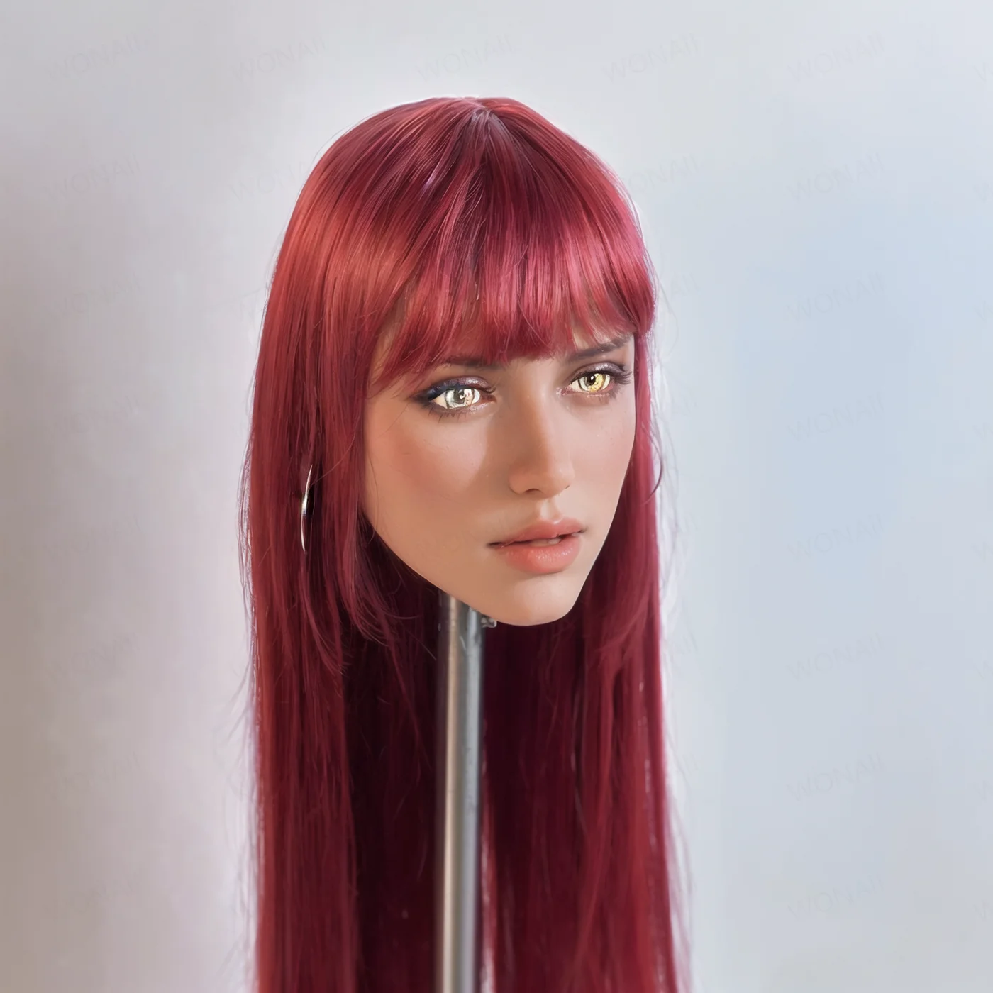 والشعر الوردي والعيون الزرقاء، بما في ذلك الشعر التركيبي المصاحب والعيون القابلة للتحويل، ووصلات البراغي M16 مستقرة، وهي مناسبة جدا لعرض الجمال والأزياء