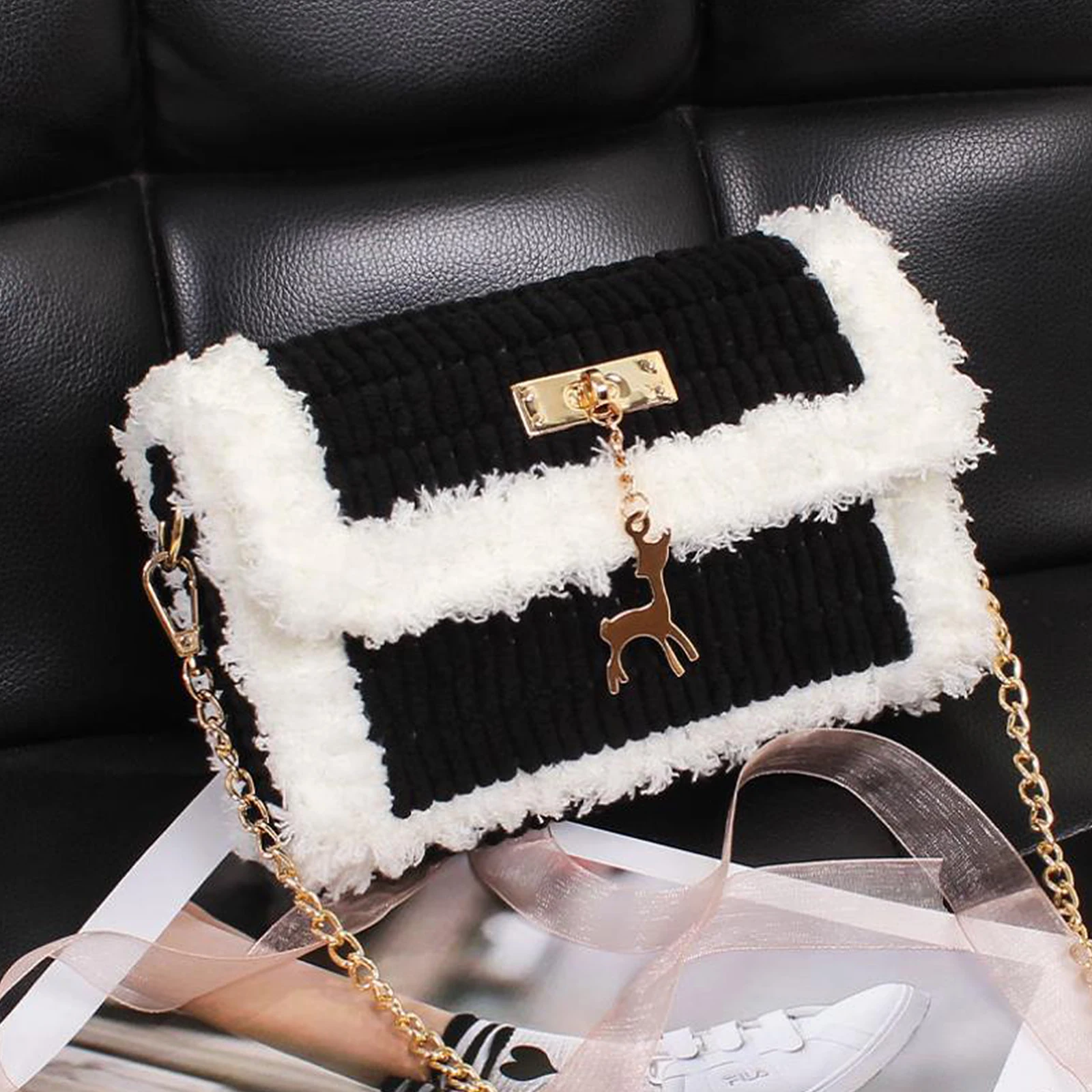 

Yarn Bag Material Kit Lovely Deer Pendant Handmade Woven Purse Supplies Black Color Embroidery Kits Purse Sewing