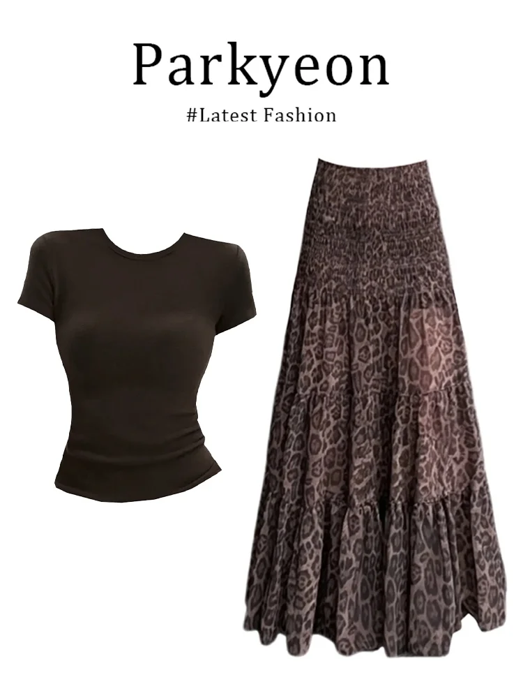 

Parkyeon Summer Light Maturity round Neck Short Sleeve High Waist Slim Leopard Print Half Skirt Set Casual Loose Fit T-Shirt