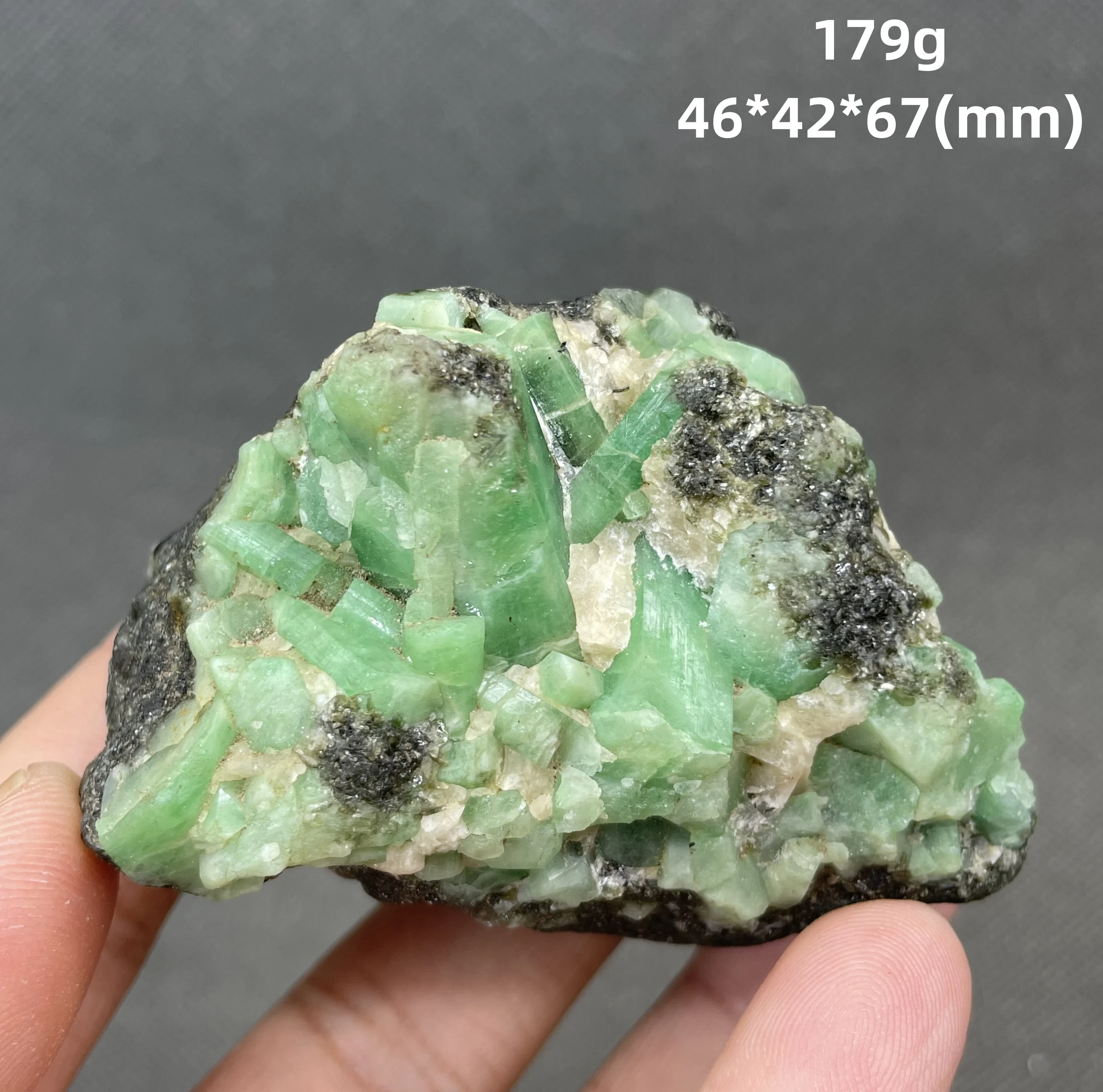 

BEST! 100% Natural green emerald mineral gem-grade crystal specimens stones and crystals quartz crystals from China