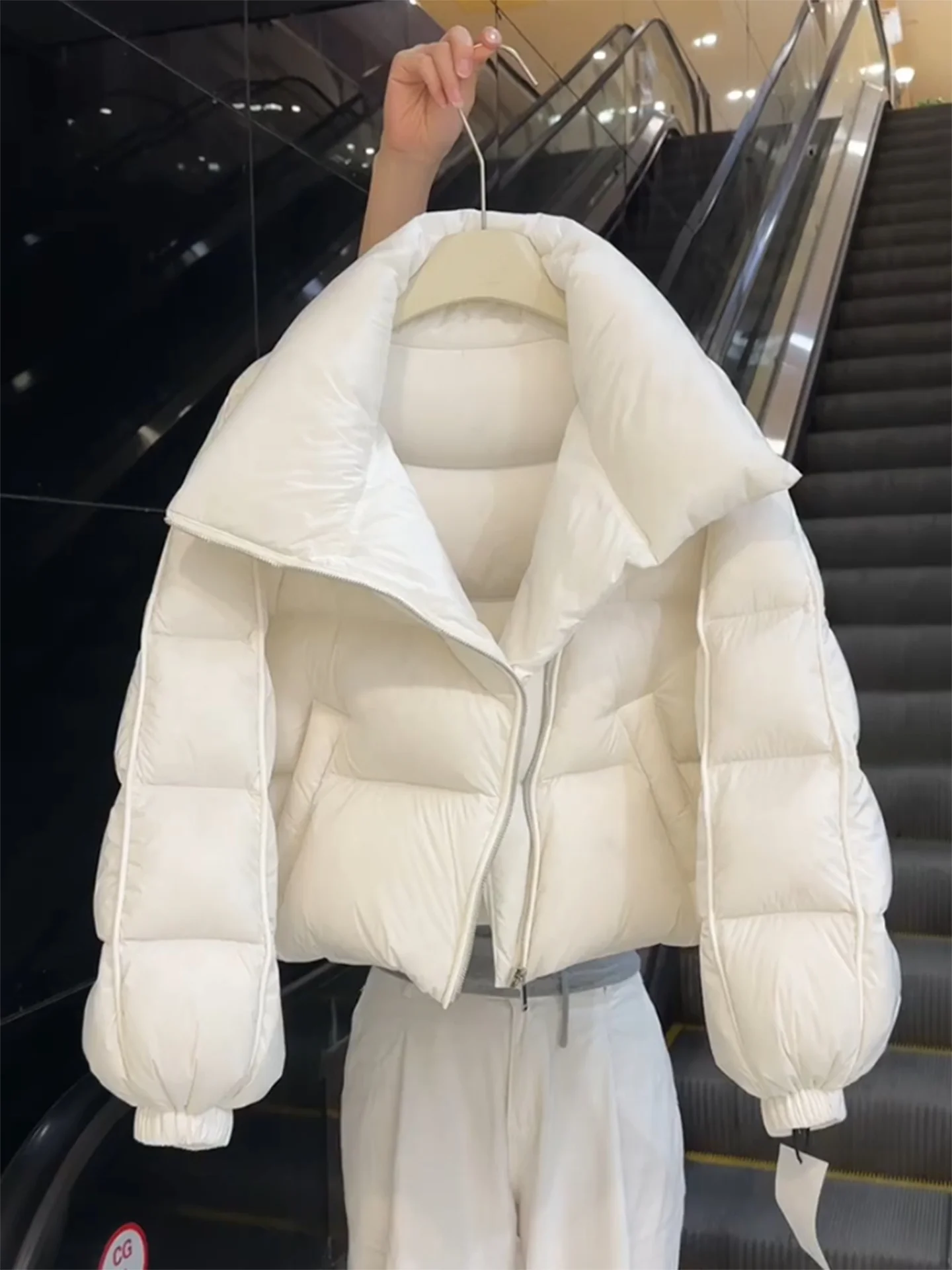 

Ladies Thiened Bread Sle Coat White Large Collar ort Cotton Jaet Winter Warm Loose Fit Faionable Korean Version