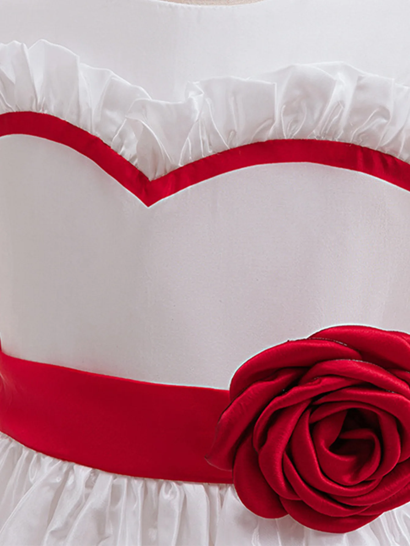 Terror-Puppe Annabelle Kostüm, gruseliges Film-Cosplay, weißes langärmeliges Prinzessinnenkleid mit roter Rose an der Taille, Halloween-Robe für Mädchen und Kinder – Detail 6