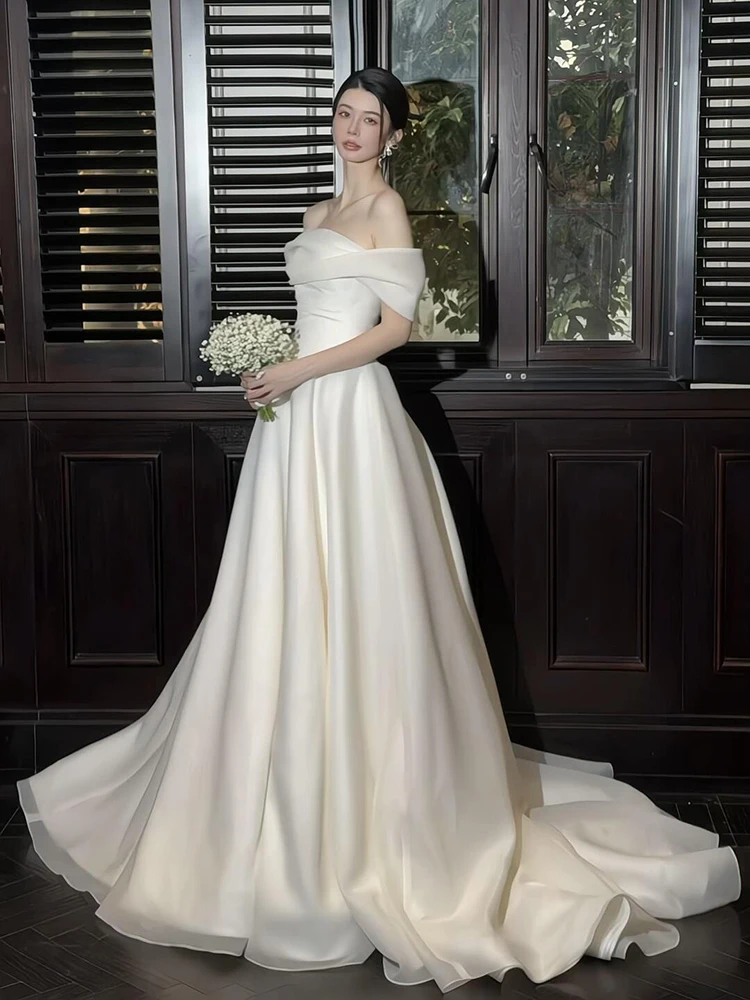 فستان زفاف أنيق وبسيط على الطراز الكوري موديل 2025 الجديد، خفيف الوزن وعالي الجودة للعرائس الصغيرات