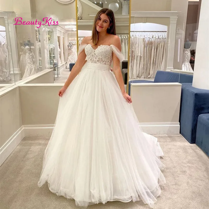 Abiti da sposa in pizzo avorio con spalle scoperte Sweep Train abito da sposa A-Line Tulle abiti da sposa