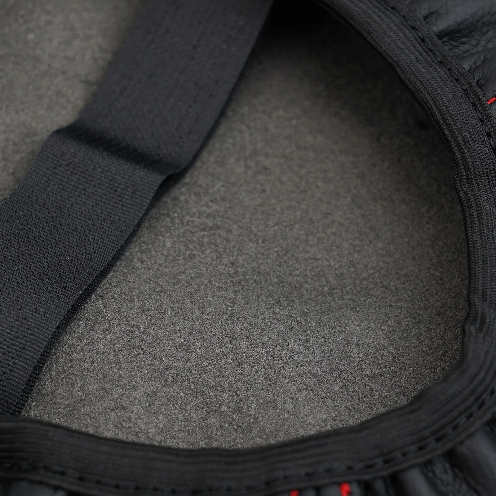 

Center Console Armrest Box Cover Made of Leather Fits For Forester 2025 and Newer Models Provides Reliable Protection