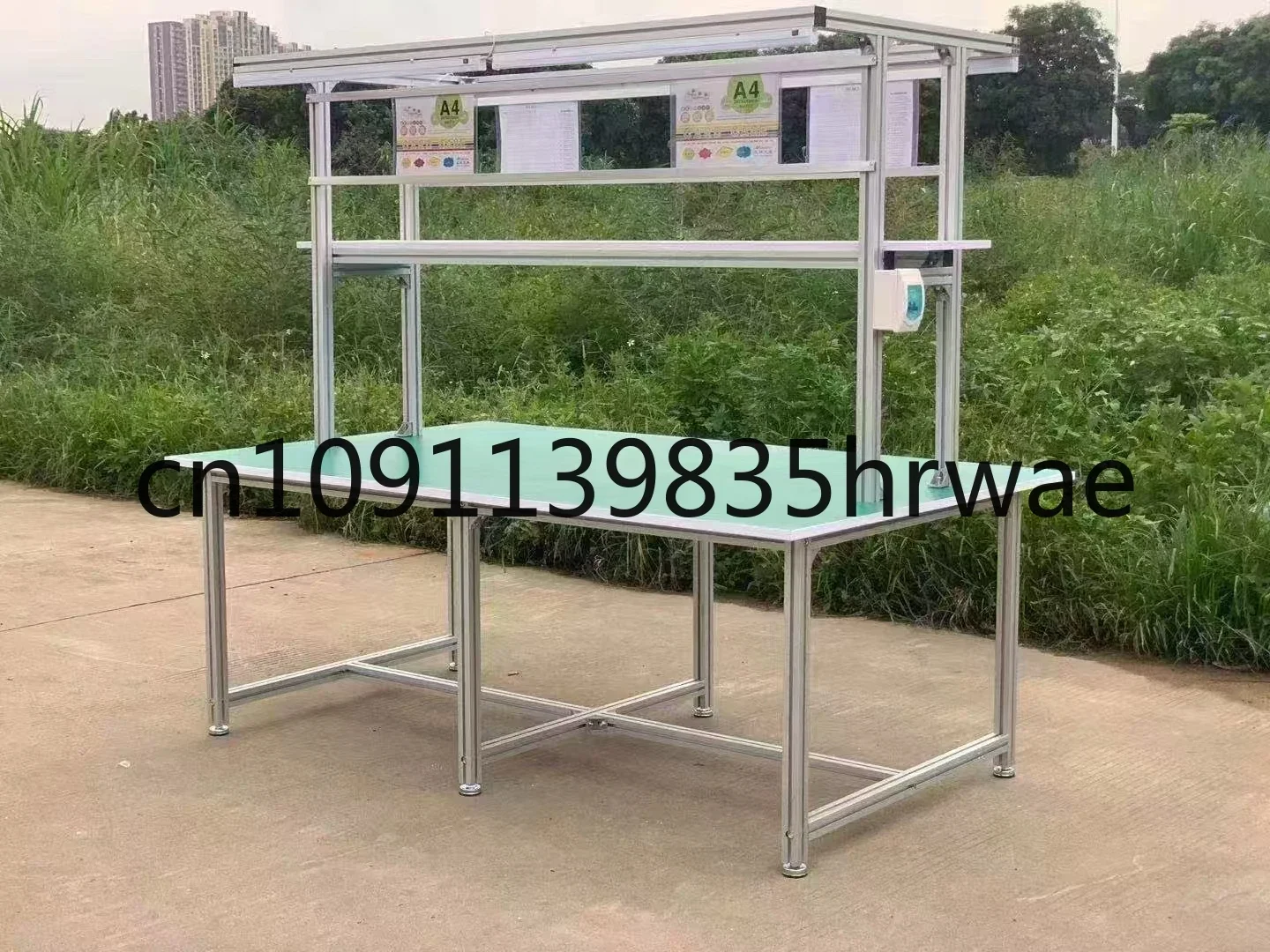 

Good Quality Electronics Workbench in Workshop -static Wooden Work Benches Garage Work Table