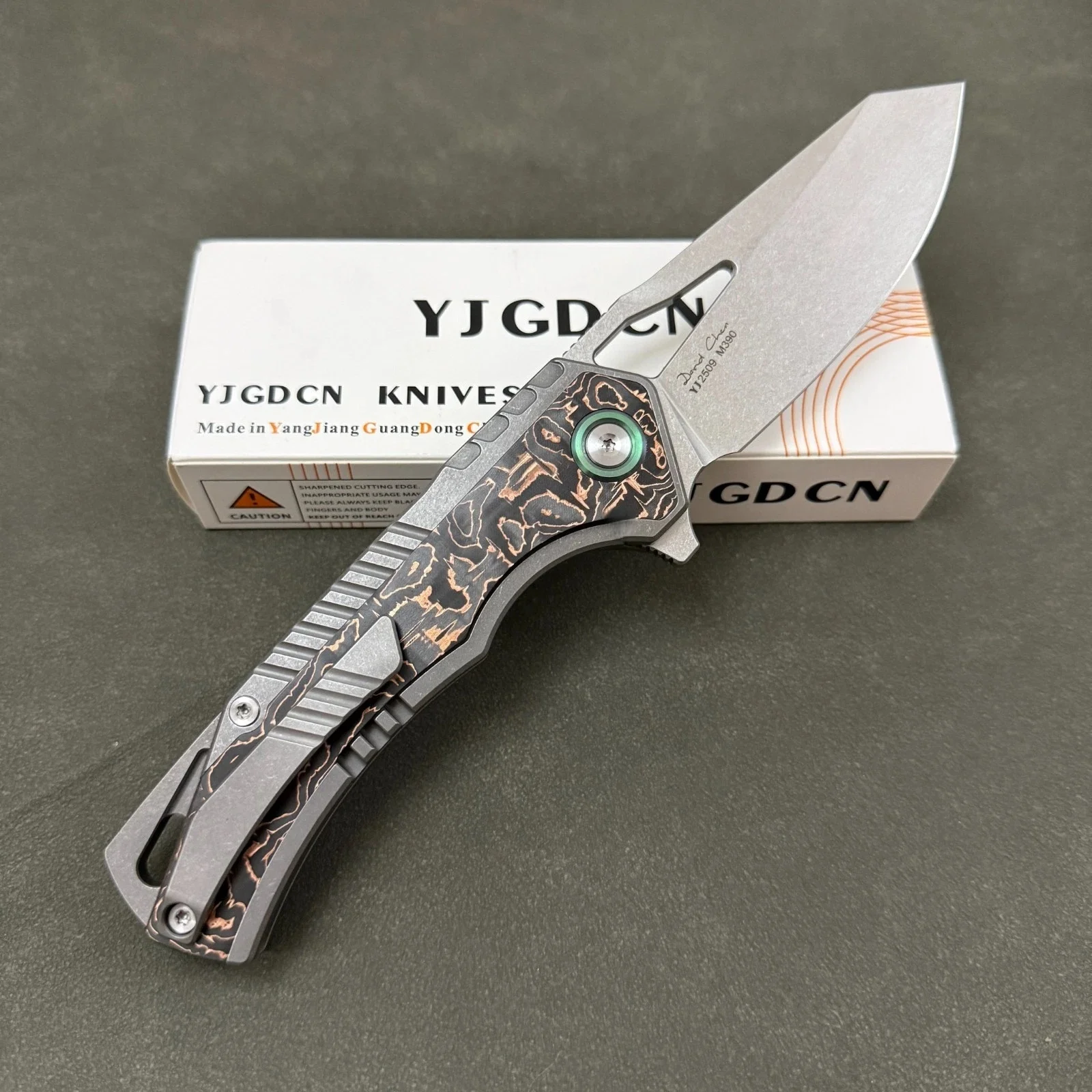YJGDCN Folding Knife Bohler M390 Blade Inlaid Carbon Fiber Handle YJ2509