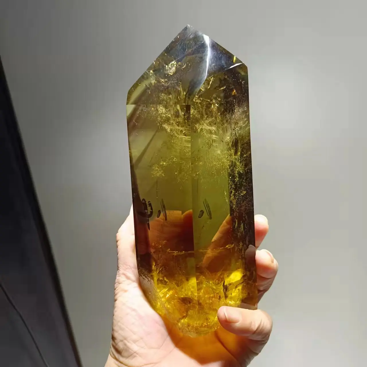 High Quality Natural Yellow Transparent Crystal Wand Quartz Pillar Mineral Specimen Healing Stone Home Office Degaussing Gem