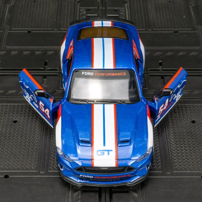 

1:34 Моделирование Ford Mustang GT 2018, модель суперкара из сплава, коллекция украшений автомобиля, дверь, можно открыть, богатые детали, тонкая работа