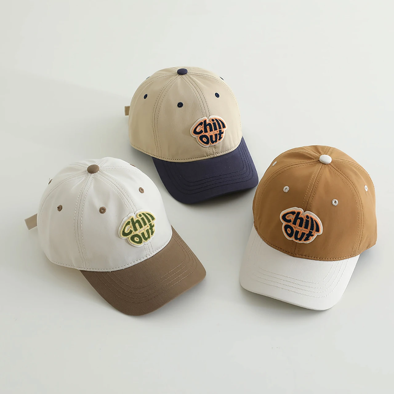 Topi Baseball Anak Fashionable untuk Anak Laki-laki dan Perempuan, Pelindung Matahari Outdoor, Visor, Usia 1-5 Tahun, Topi Duckbill Bayi dengan Blok Warna dan Huruf, Topi Duckbill Anak