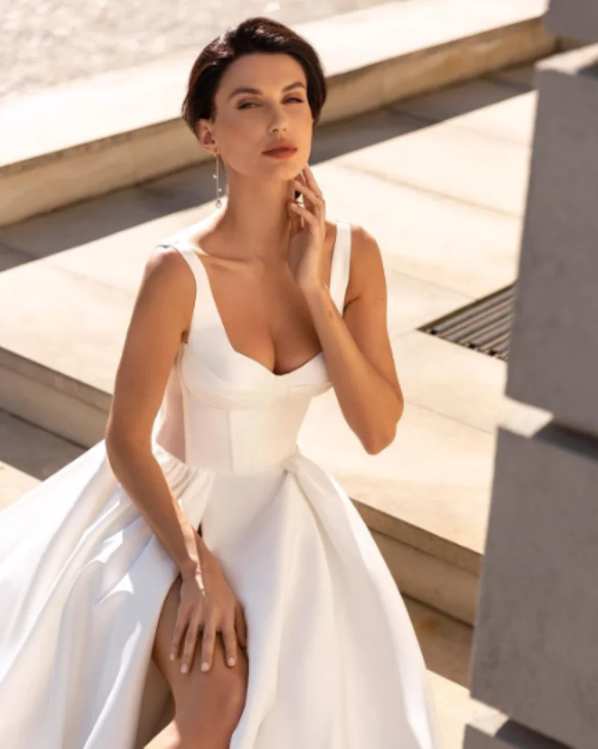 Robe de mariée en satin blanc, dos nu, tenue élégante, couleur unie, coupe trapèze, fendue sur le côté, 2024