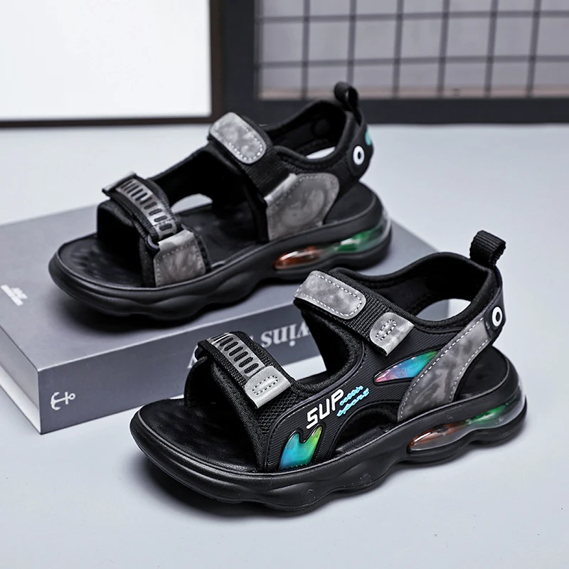 

A pair of children's summer open-toe sandals, soft, breathable, wear-resistant flat shoes, size 32-42，KT-M-1917