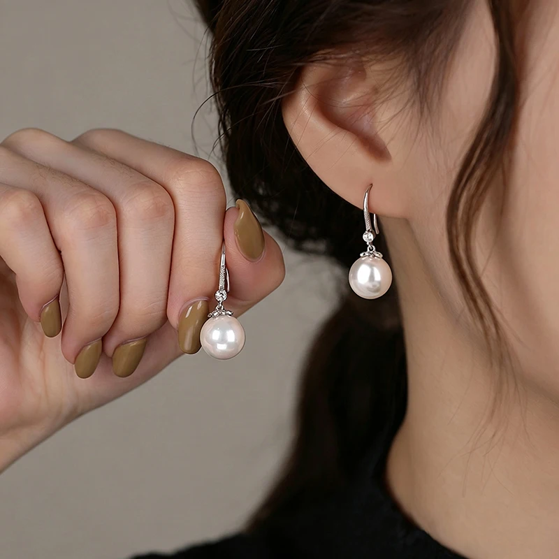 OZAN 925 Sterling Silber Ohrhänger mit runden Muschelperlen 10mm 12mm 14mm Trendiger klassischer Damenschmuck Jubiläumsgeschenk – Detail 3