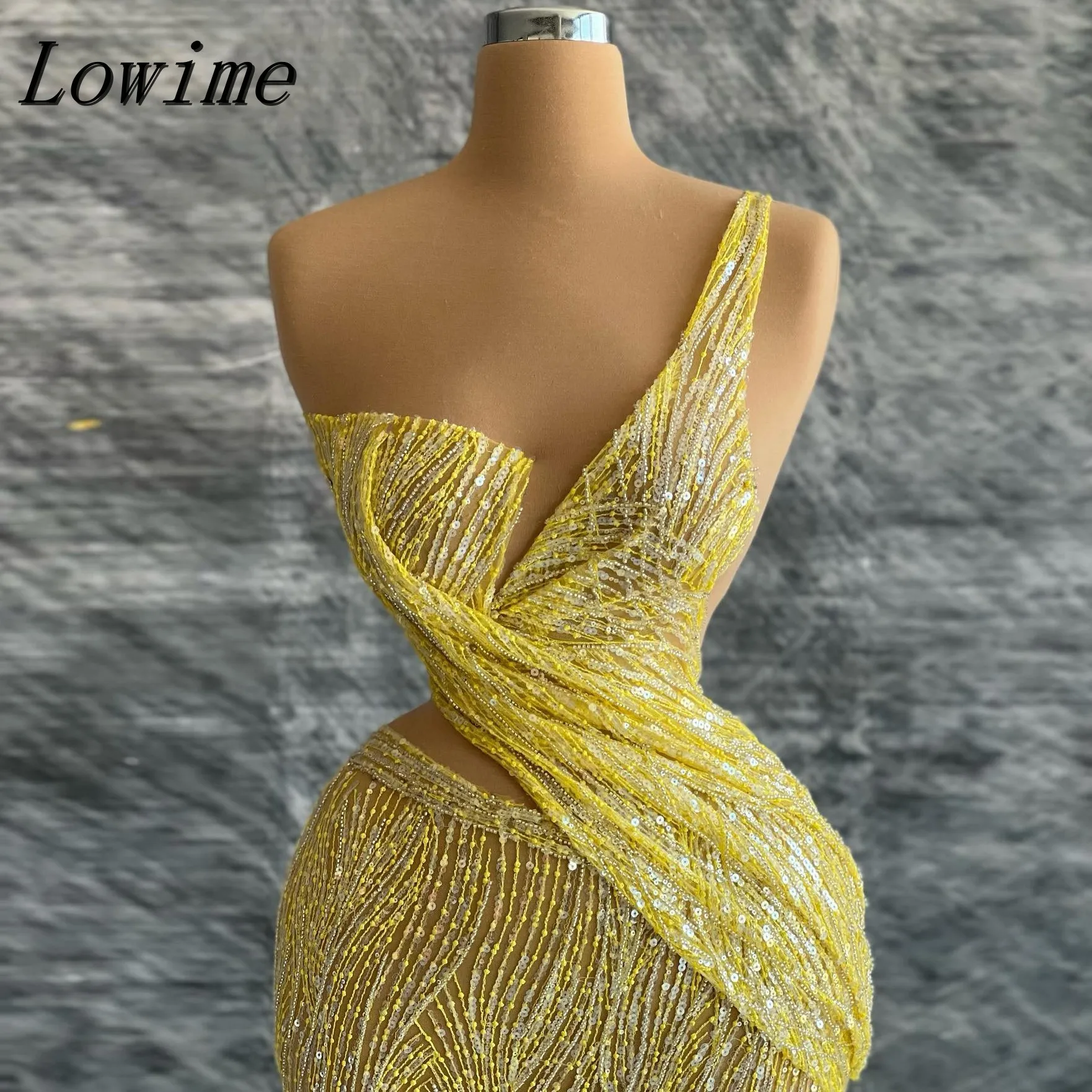 فساتين حفلات شفافة لعام 2025 فستان مثير عربي طويل للحفلات الراقصة للمشاهير مطرز بالترتر بدون ظهر فساتين سهرة نسائية أنيقة #2