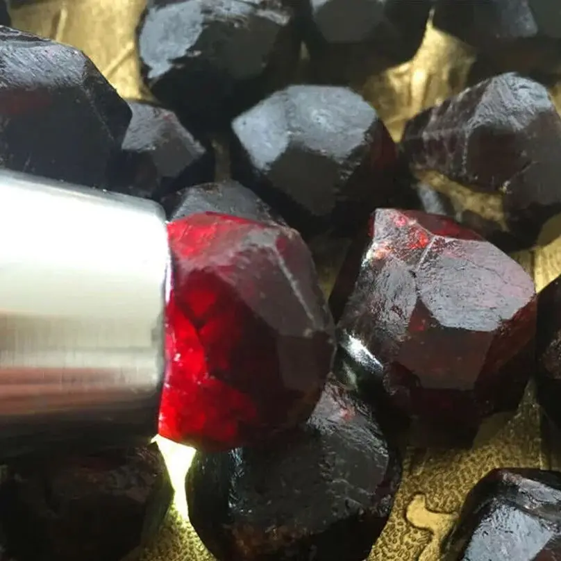 100% Natural Red Garnet Crystal Rough Stone Original Gemstone Lot Mineral Raw Stones Specimen Healing Minerals Spiritual Gift