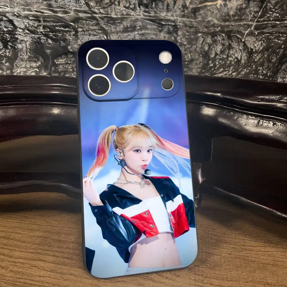 هاتف K-Kim C-Chaewon Singer لهاتف iPhone 13,12,15,14,11,16,17,Plus,Pro Max,XS,X,XR,SE,Mini,8,7,Soft Silicone Black
