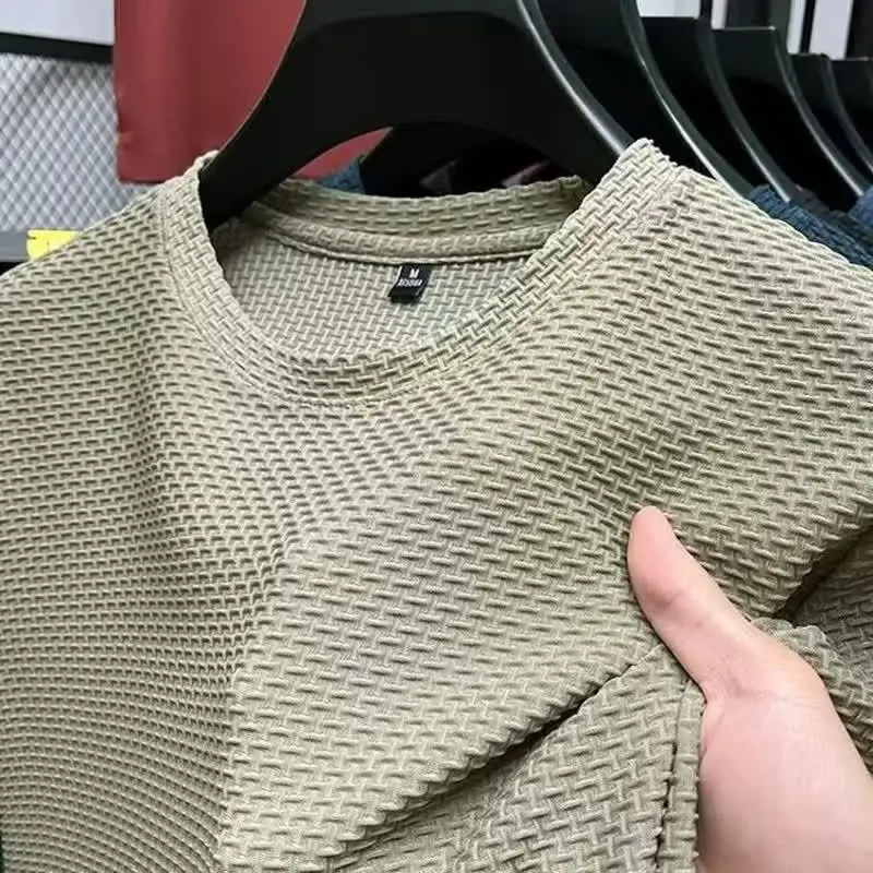 

Summer Men's Comfortable and Cool Mesh Ice Silk Short Sleeved T-shirt, Fashionable and Cool Silk Loose Thin Round Neck T-shirt