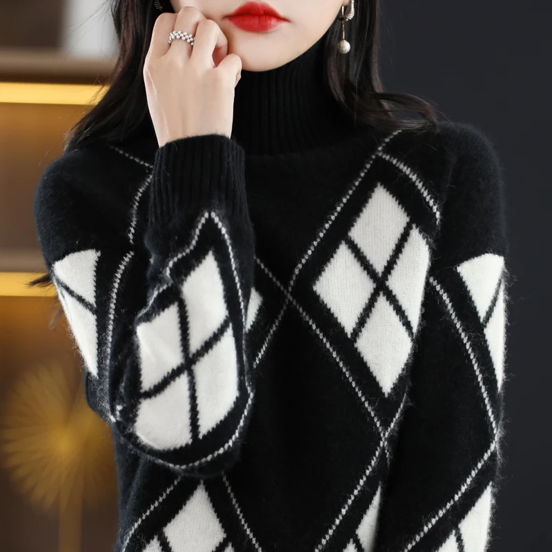 

2023 Autumn/Winter New High Collar Pure Woolen Sweater Women's Diamond Contrast Loose Sweater for Inner and Outer Wear