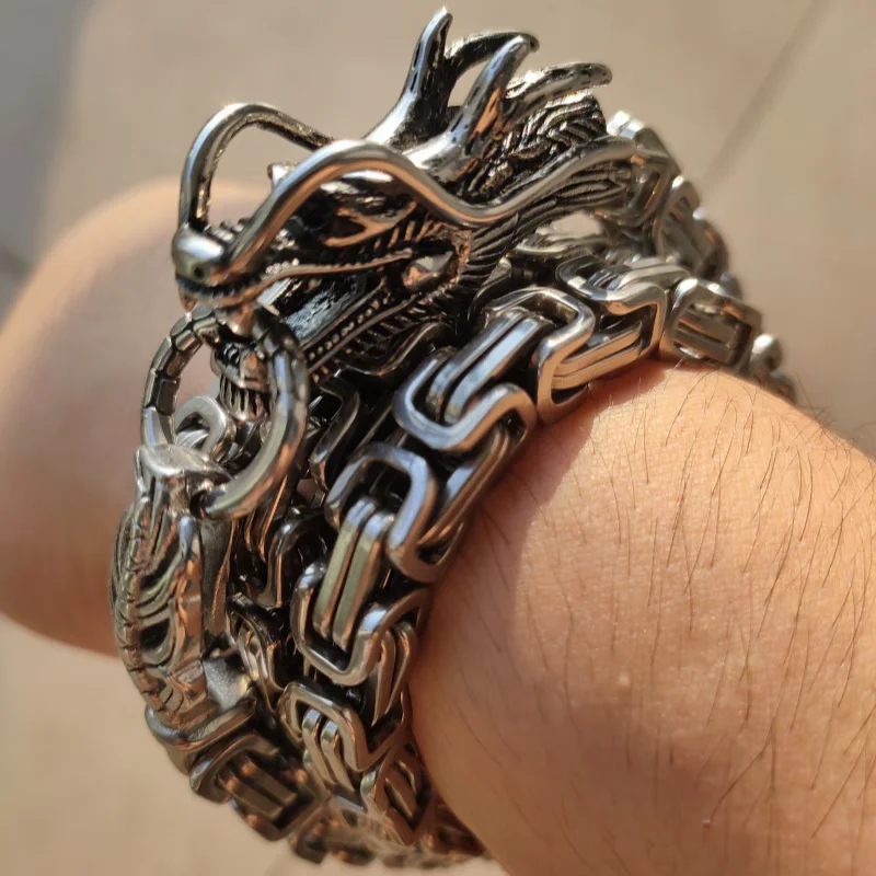 Bracelets en forme de tête de dragon pour hommes, fouet d'autodéfense, collier en acier au titane, bijoux de mode, gadgets de taille, cadeaux sympas, EDC