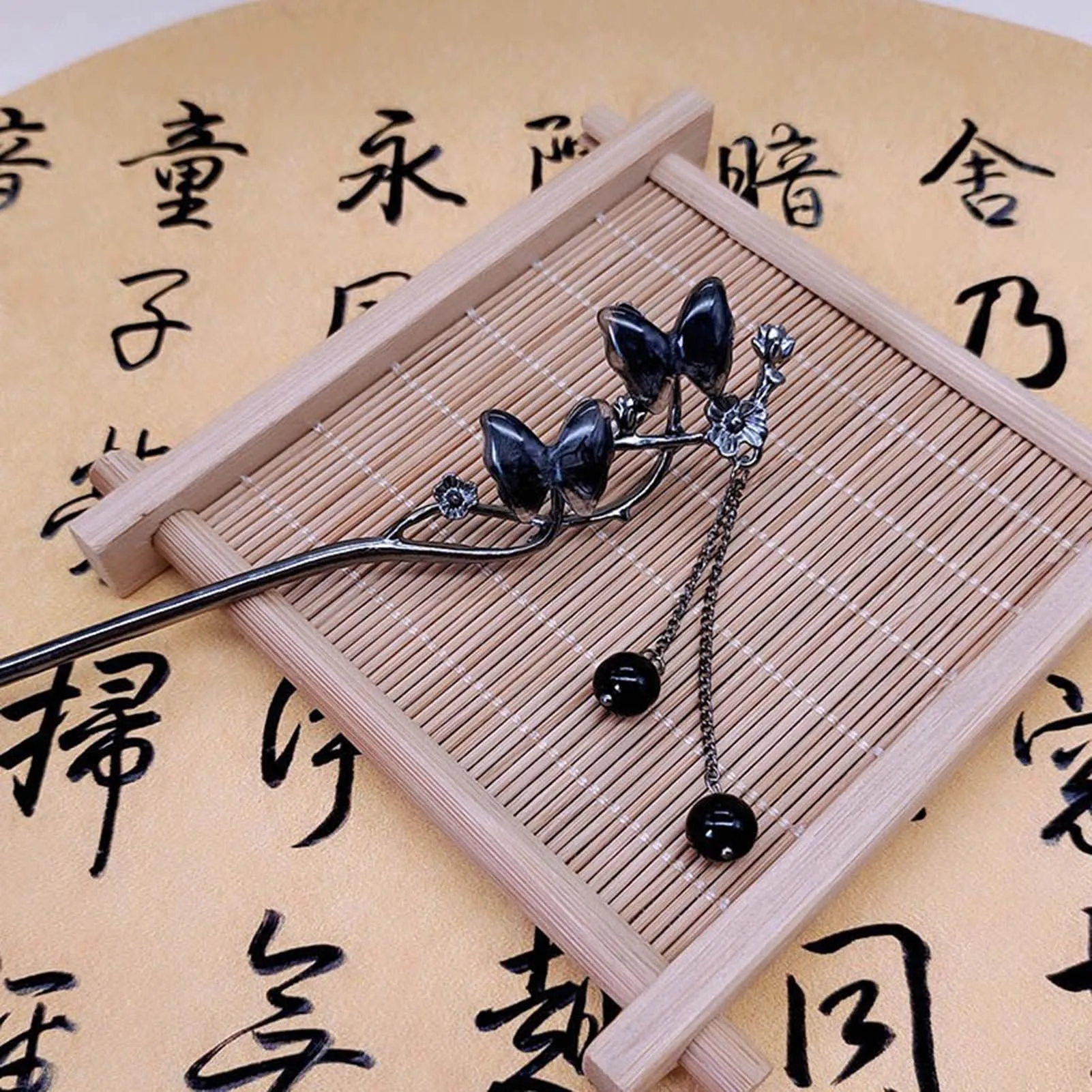 Neo chiński styl frędzle szpilka do włosów dla kobiet w stylu Vintage motylkowy wisiorek kwiatowy projekt metalowy kij do włosów eleganckie akcesoria do włosów 1 szt.