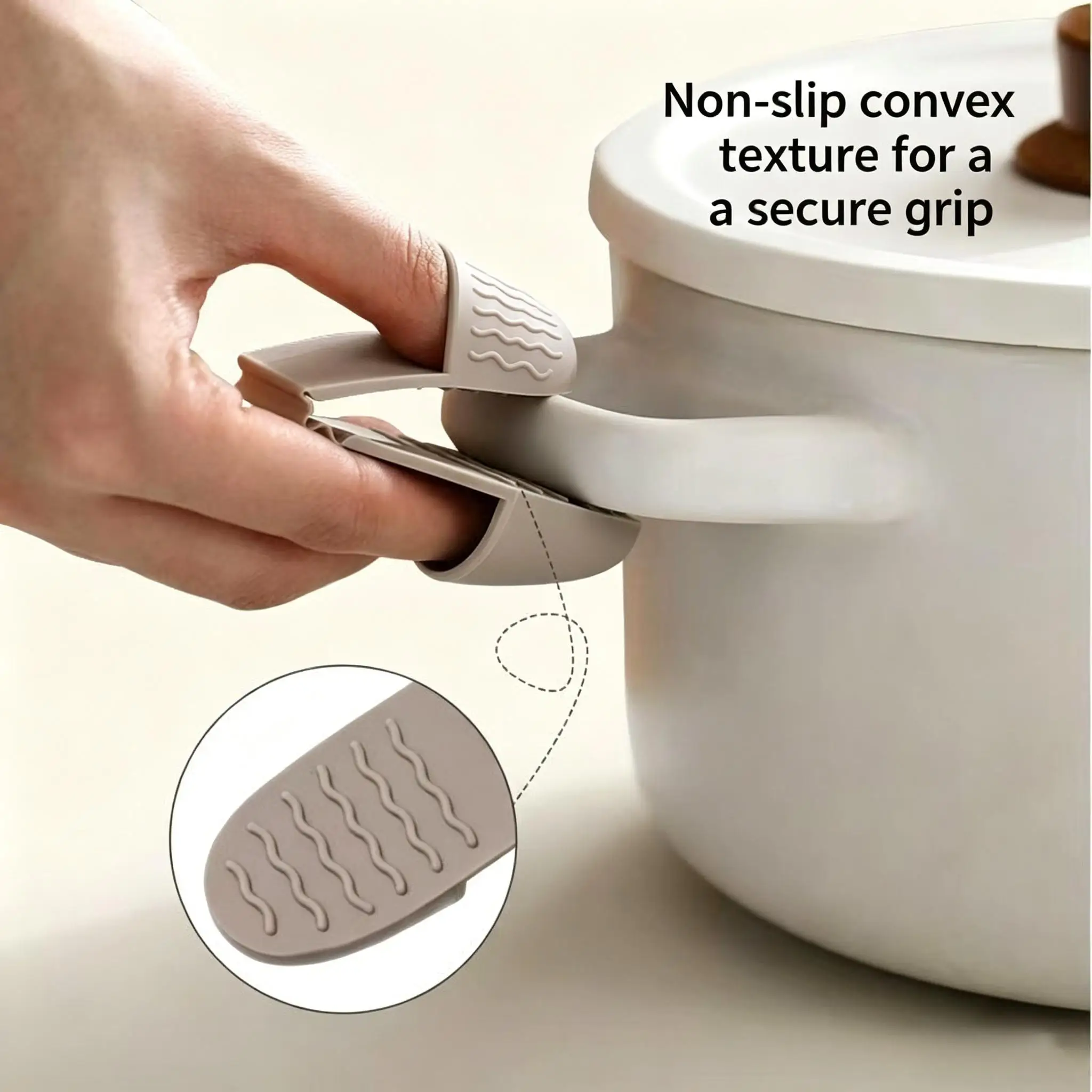 Anti-Slip Silicone Cooking Gloves, Three-Finger Heat Resistant Oven Mitts, Portable Kitchen Gadget with Built-in Clip