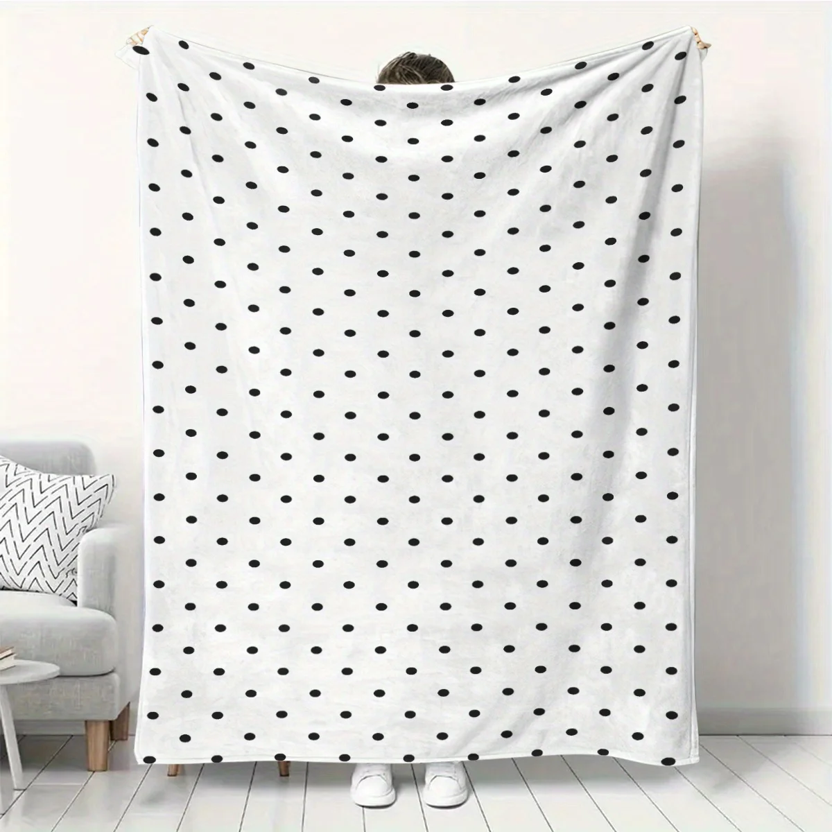 Classic Black White Polka Dot Throw Blanket Minimalist Geometric Print Soft Flannel Wrap For Modern Bedroom And Living Room