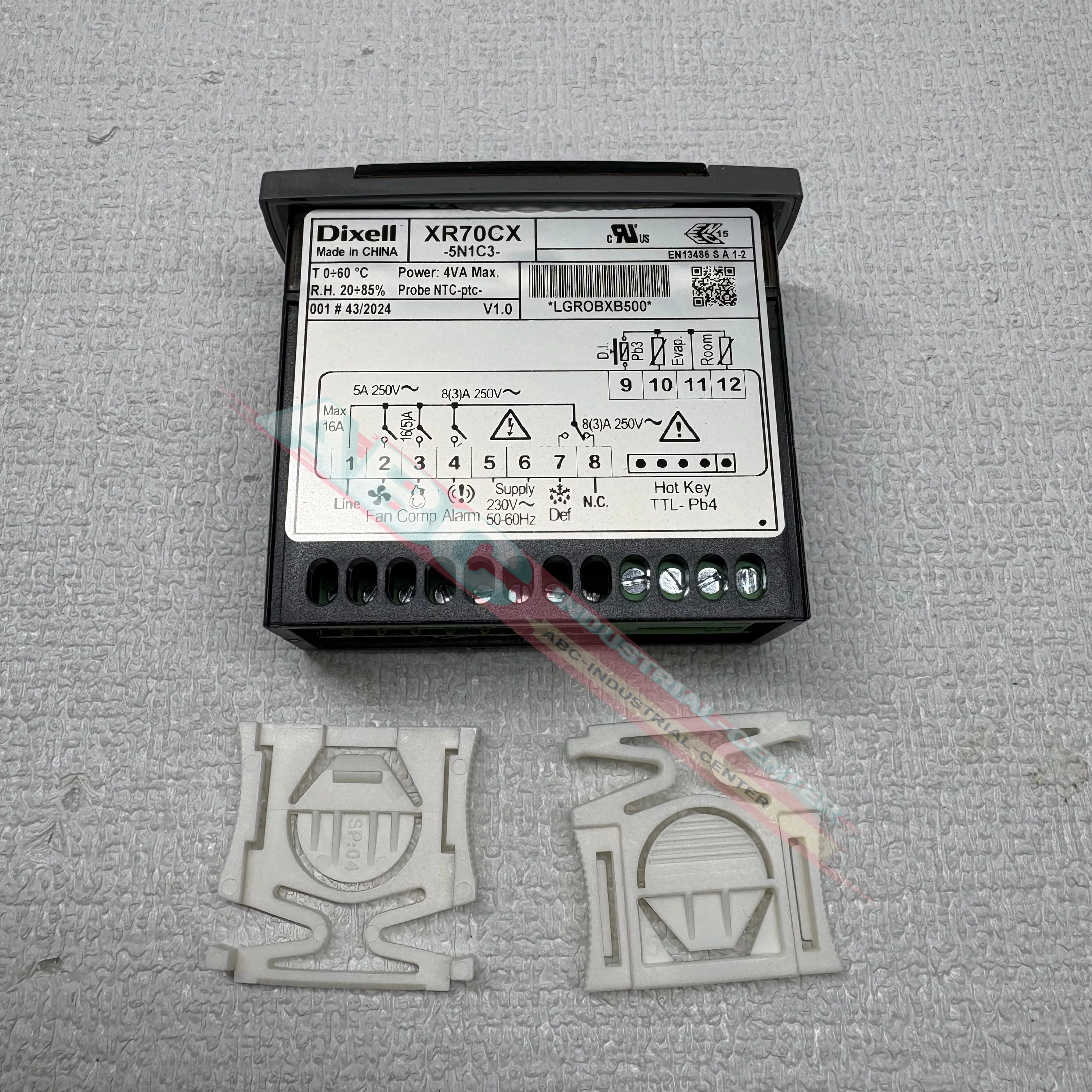 

Новый термостат XR070CX-5N1C3 в коробке