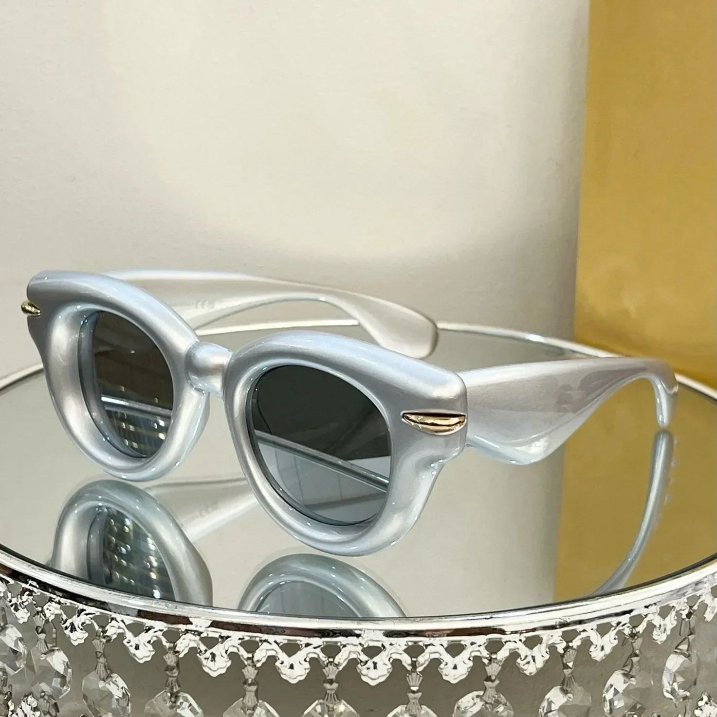 Original Designer LW40118 European and  Light Luxury Women's Sunglasses American Fashion Plate StarsStyleTravel  GlasSunglasses