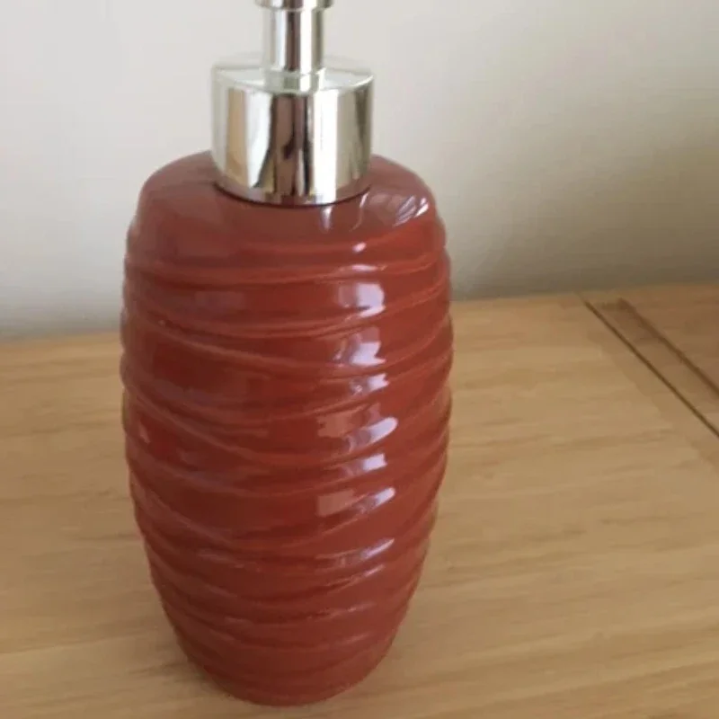 Ceramics Red Liquid Soap Bottle Container Hotel Hand Soap Dispenser Bottle Bathroom Accessories Wristband Hand Dispenser