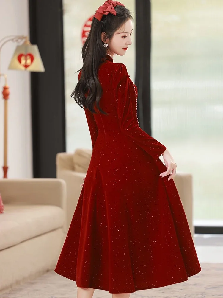 Abito da sposa elegante vintage coreano Abito da festa moda autunno inverno 2025 Rosso manica lunga Chic Diamanti Abiti di lusso da donna