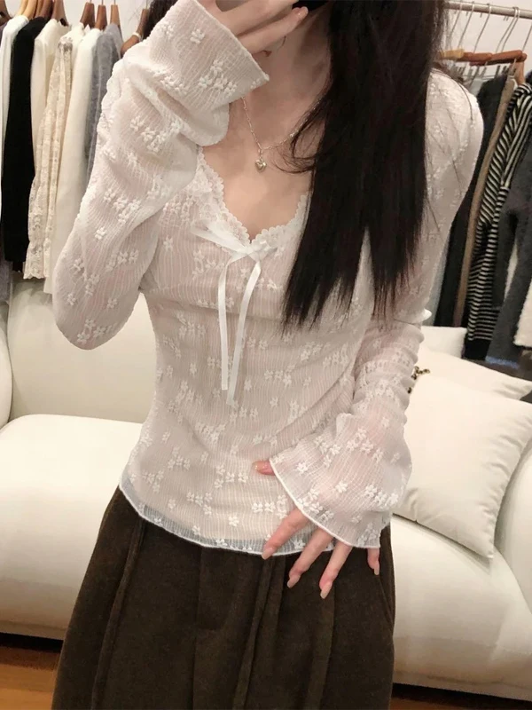 

Ele V-Ne Long Sve Lace Base irt Women Early Autumn Knot Net Flower Embroidery Inner ort Top