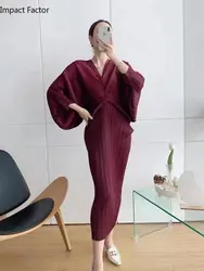 Miyake Pleated 2024 Women'S Bat Sleeve V-Neck Loose Long Fee Size Dress Women'S Vestidos De Fiesta Spot Quick Delivery